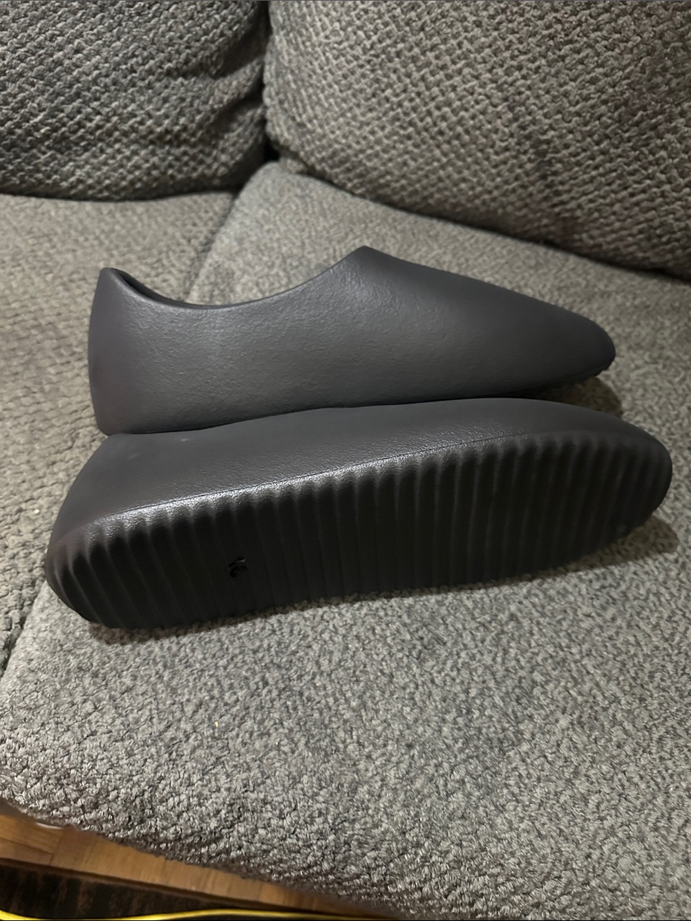 Yeezy — NEW! Yeezy Slides SL-01 in Black (Size 16)- Men's Shoes Kanye West YZY